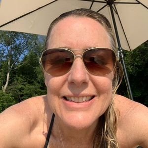 Meet your Posher, Linda